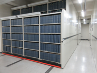 保存库密集的书架