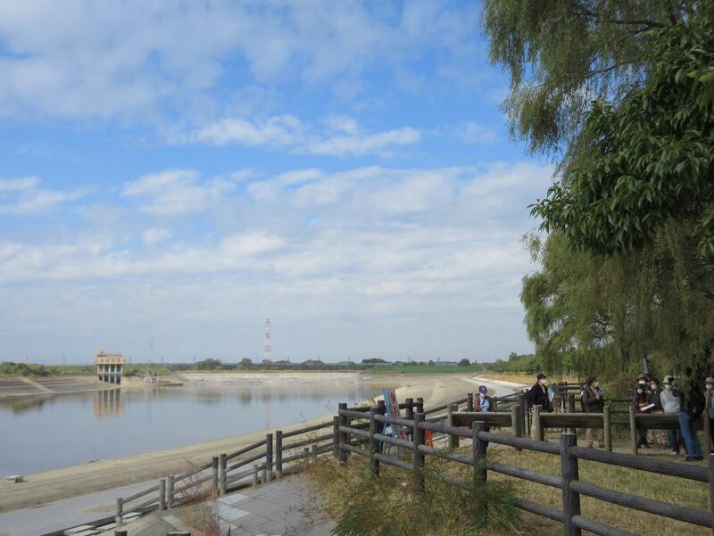 青空の見える彩湖
